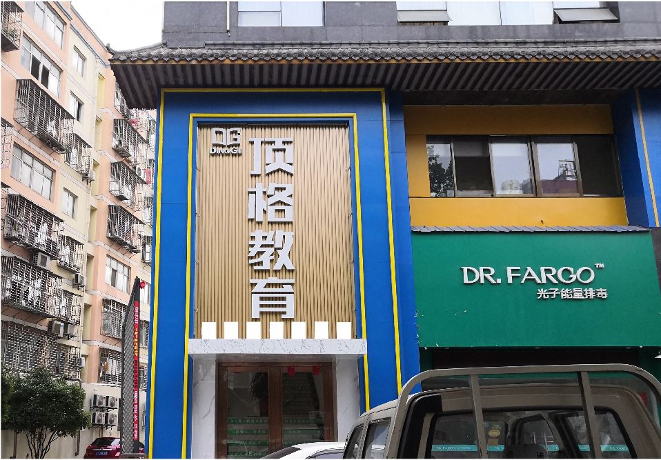 株洲门头设计要符合门店特色。