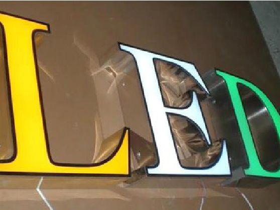 株洲介绍LED招牌的基础知识。